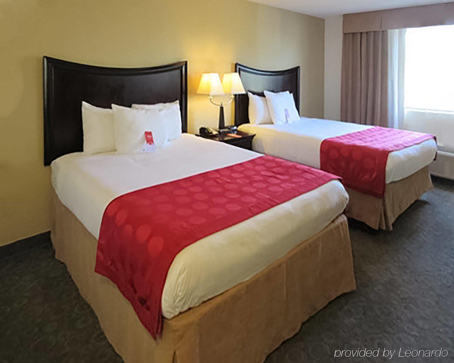 Comfort Inn & Suites Маккомб Экстерьер фото